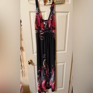 Elegant paisley print Maxi Dress by The Pyramid collection